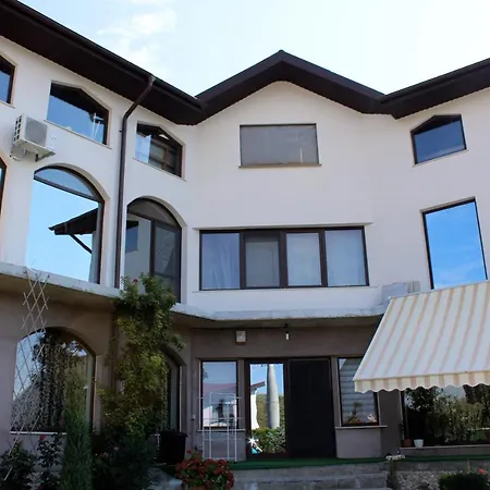 Pensiunea Vreau Un Dan Maison d'hôtes